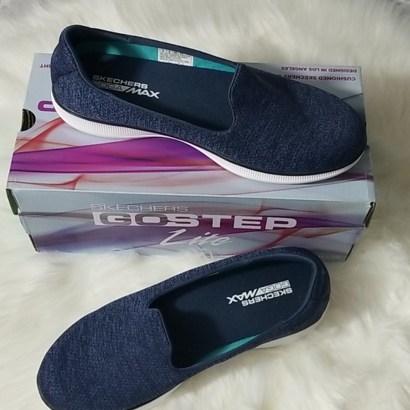 dark blue skechers